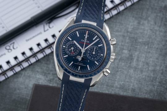  Omega Speedmaster Moonphase Mondphase Chronograph Co-Axial 304.33.44.52.03.001 B&P 