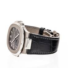 Thumbnail von Patek Philippe Nautilus Whitegold Moonphase – 5712G-001 – like NEW – 2019 Full Set