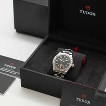 Thumbnail von Tudor Black Bay Pro 79470-0001