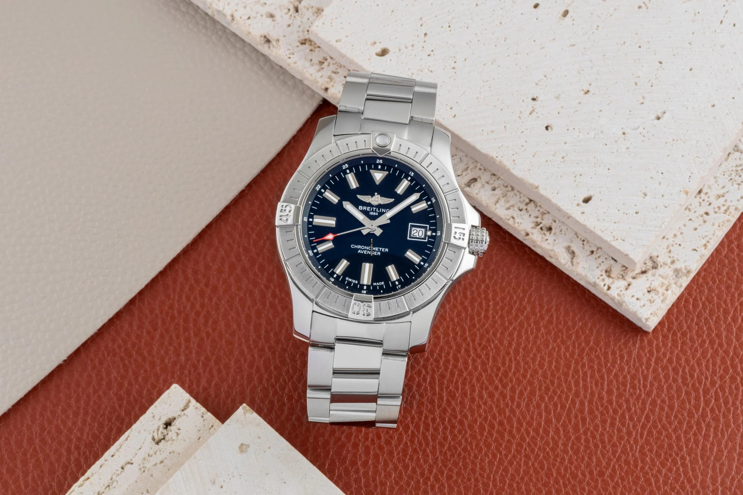 Breitling Avenger Edelstahl Automatik Black Dial Herrenuhr Ref A17318101B1X1 B&P