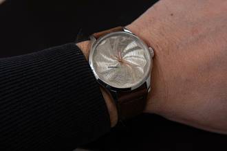 Thumbnail von Trenyo Tidal Freehand Guilloche