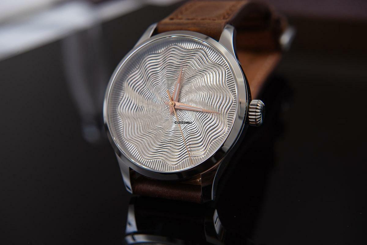 Trenyo Tidal Freehand Guilloche