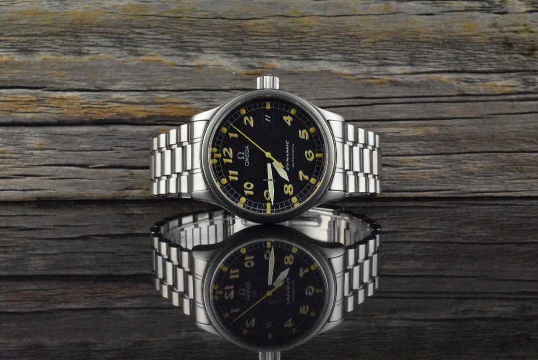  Omega Genève Dynamic Automatic Black Tritium 5200.50 Vintage Military 
