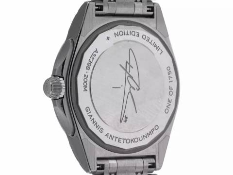  Breitling Chronomat GMT Giannis Antetokounmpo GMT Ref.A32398A11L1A1 2026 Full Set Ungetragen Chronomat GMT Giannis Antetokounmpo Green Dial 