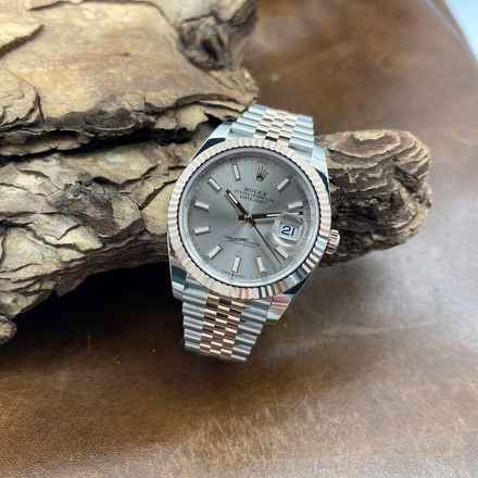  Rolex Datejust 41 Datejust 41 Sundust Dial - UNGETRAGEN - FULLSET 2026 - Ref. 126331 - teilverklebt 