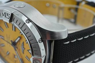 Thumbnail von Breitling Avenger Seawolf 45 Gelb Yellow A17319