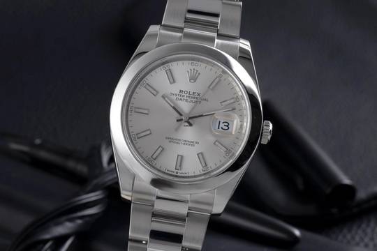  Rolex Datejust 41 Silver Dial Edelstahl Automatik Herrenuhr Ref. 126300 
