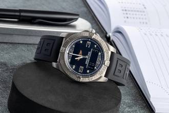 Thumbnail von Breitling Aerospace Avantage Chronograph Titan Quarz Herrenuhr Ref. E79362 B&P 2011