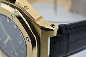 Thumbnail von Audemars Piguet Royal Oak Offshore Triple Calendar Date 18k Yellow Gold 25808