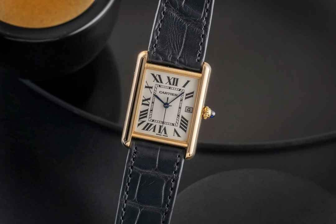  Cartier Tank Louis Cartier 18k (0,750) Gold Quarz Herren W1529756 B&P Klassiker 