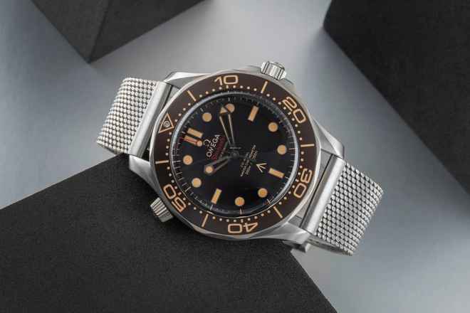  Omega Seamaster Diver 300 M James Bond 007 Titan Automatik 210.90.42.20.01.001 