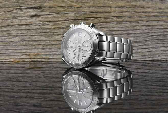  Omega Speedmaster Date 40 Silver / White Dial Automatic 