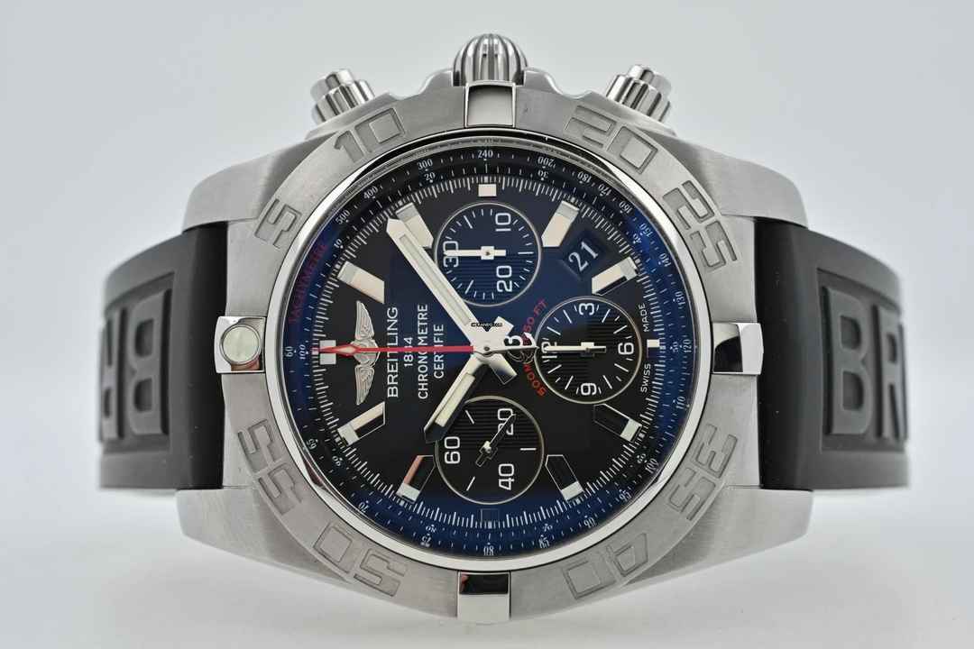  Breitling Chronomat 44 B01 AB0110 Black Dial 