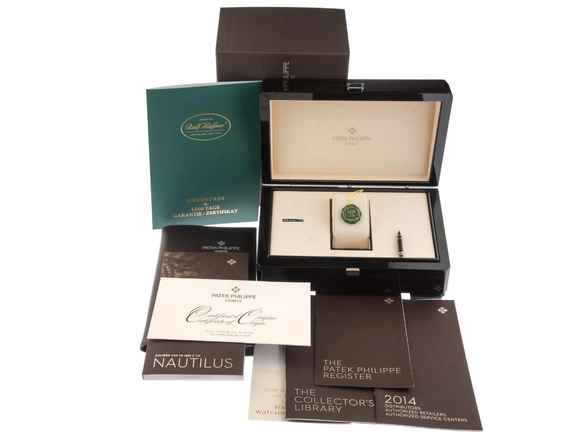  Patek Philippe Nautilus Ref.5712/1A-001 2014 Full Set Original unpoliert Nautilus Mondphase 