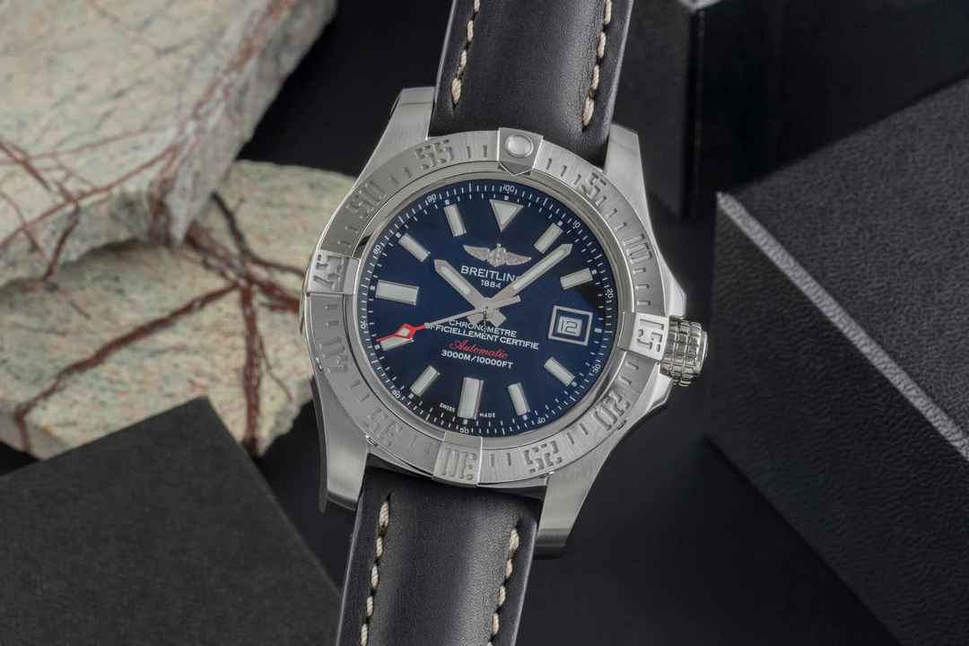  Breitling Avenger II Seawolf Edelstahl Automatik Herrenuhr Ref. A1733110/BC30 