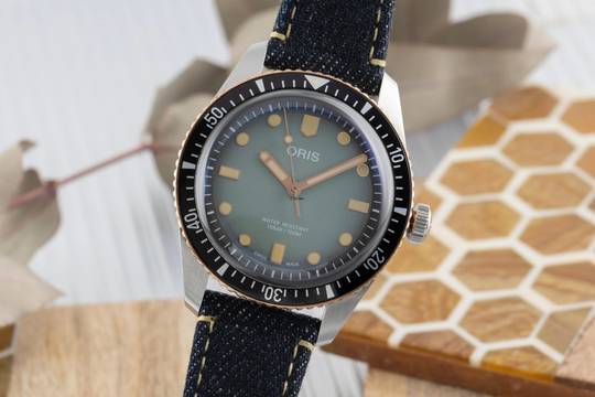  Oris Divers Sixty Five X Momotaro Stahl / Bronze Automatik Herrenuhr Ref. 01 733 7707 4337 B&P 