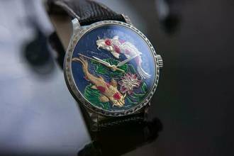 Thumbnail von Trenyo Koi Pond Unique Piece in Dial 14k Yellow gold and 999 Silver