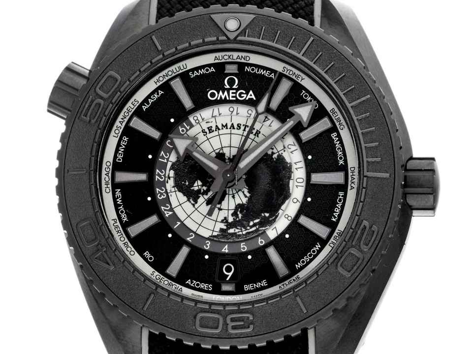  Omega Seamaster Planet Ocean Worldtimer 600M Ref.215.92.46.22.01.007 2026 Full Set Ungetragen Seamaster Planet Ocean 600M Deep Black Worldtimer Keramic Kautschuk Faltschließe 