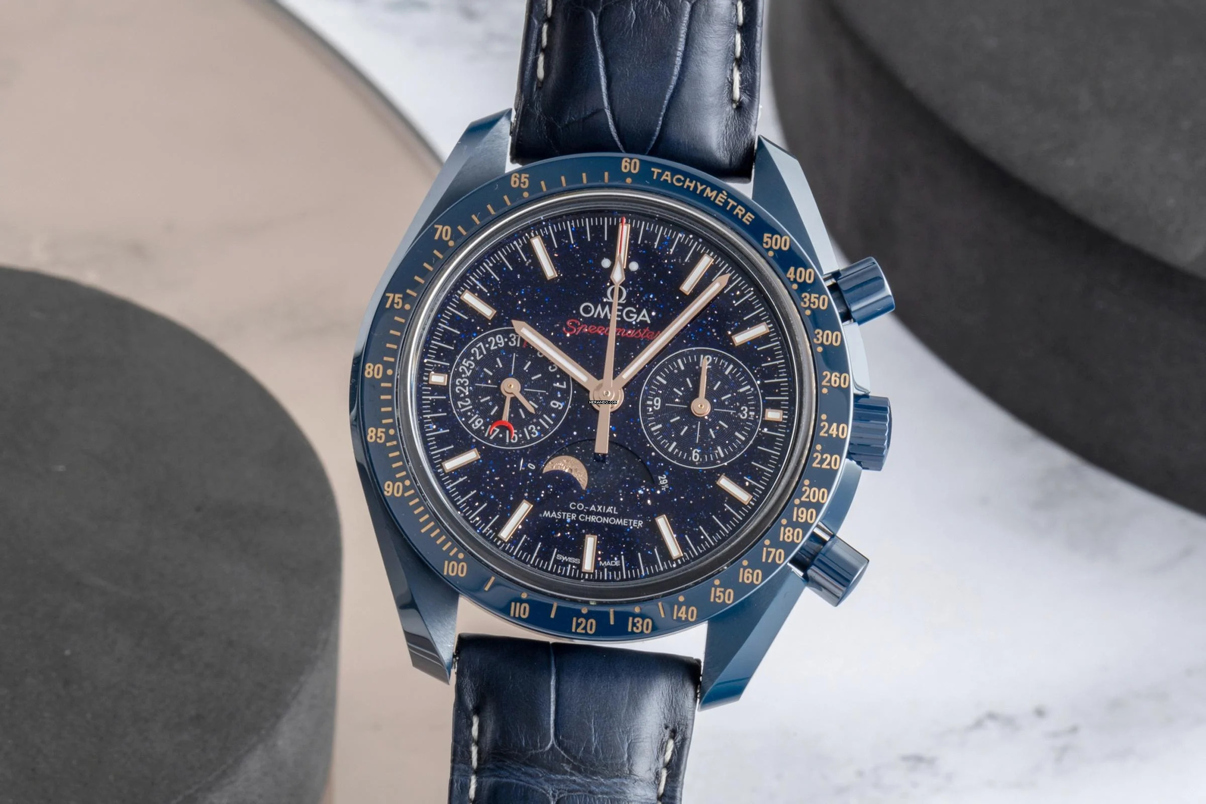 Omega Speedmaster Moonphase Moonwatch Blue Side of the Moon 304.93.44.52.03.002