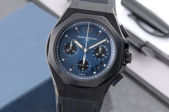  Girard Perregaux Laureato Chronograph Titan Automatik 81060-21-491-FH6A B&P 2022 