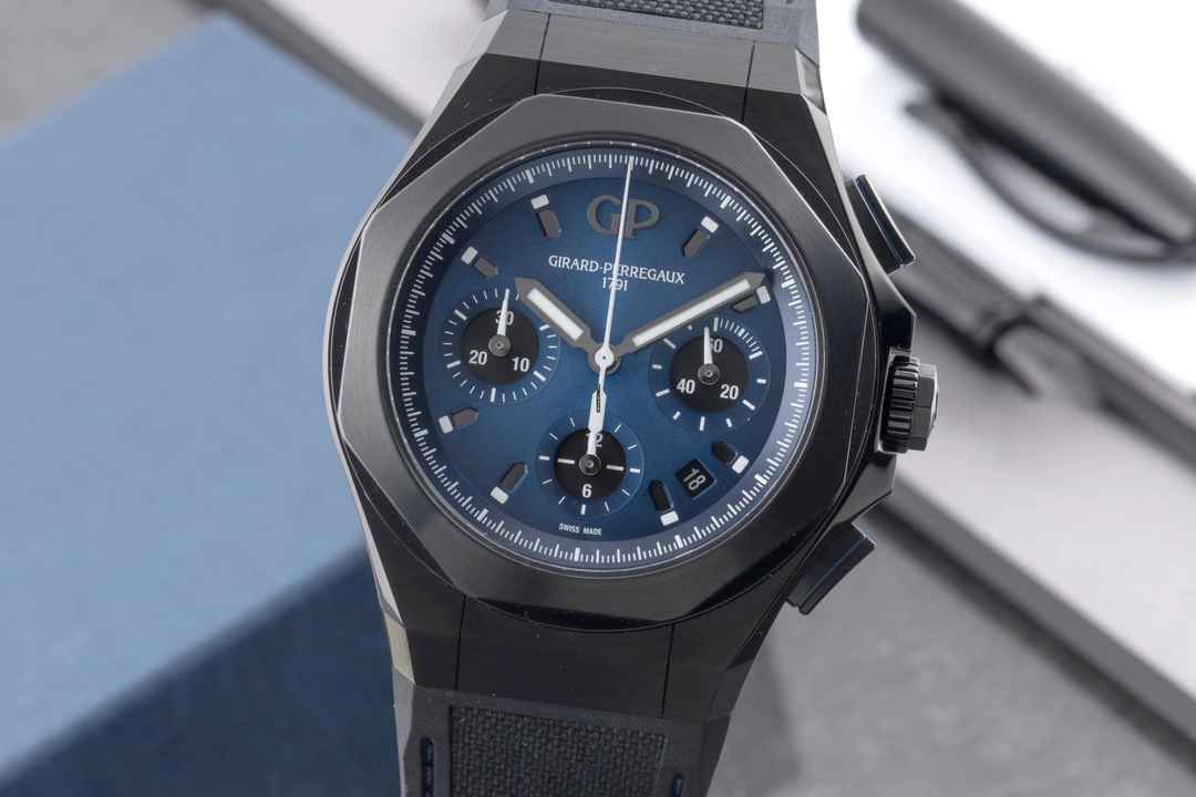  Girard Perregaux Laureato Chronograph Titan Automatik 81060-21-491-FH6A B&P 2022 