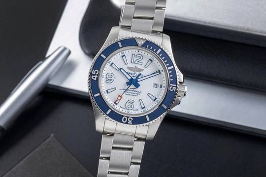  Breitling Superocean Stahl Automatik Herrenuhr Ref. A17366D81A1A1 B&P 2019 