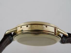 Thumbnail von Universal Genève Tri-Compax Chronograph Tri Compax 18 Kt Gold im original Zustand Kaliber 281 Absolute Rarität 34 mm Herrenuhr