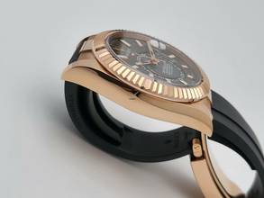Thumbnail von Rolex Sky-Dweller 18 Kt. Rose gold unworn rhodium grey dial Full Set 2021 Austria