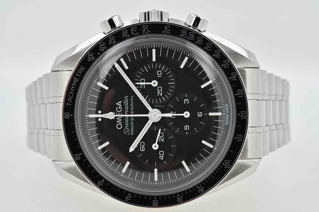  Omega Speedmaster Professional Moonwatch 31030425001001 