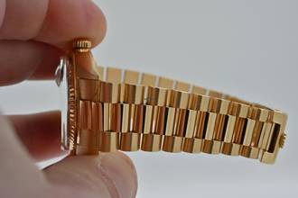 Thumbnail von Rolex Day-Date 36 Oyster Perpetual Day Date 18k Gold Stella Oxblood Red Dial Full Set LC USA