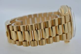 Thumbnail von Rolex Day-Date 36 Oyster Perpetual Day Date 18k Gold Stella Oxblood Red Dial Full Set LC USA