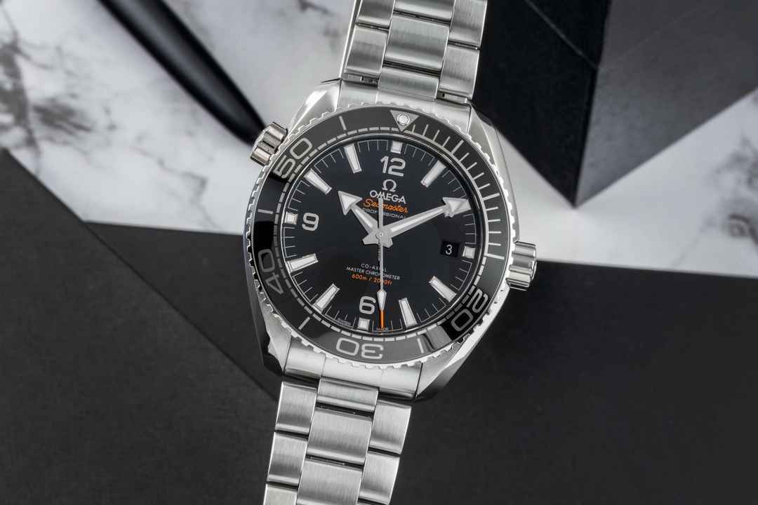  Omega Seamaster Planet Ocean Edelstahl Automatik Herrenuhr 215.30.44.21.01.001 