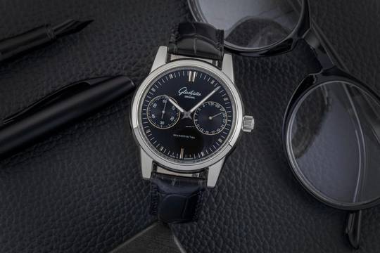  Glashütte Original Senator Zeigerdatum Automatik Ref. 39-58-01-02-04 Papiere 