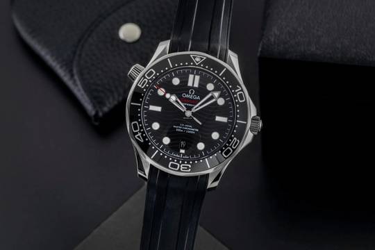  Omega Seamaster Diver 300 M Co-Axial Keramik 210.32.42.20.01.001 B&P 