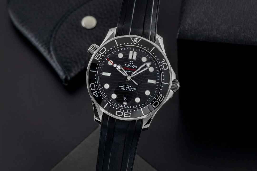 Omega Seamaster Diver 300 M Co-Axial Keramik 210.32.42.20.01.001 B&P 