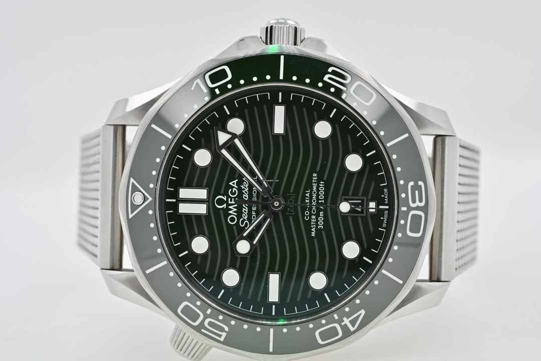  Omega Seamaster Diver 300 M Professional 300M 21030422010001 Green Grün Milanaise 