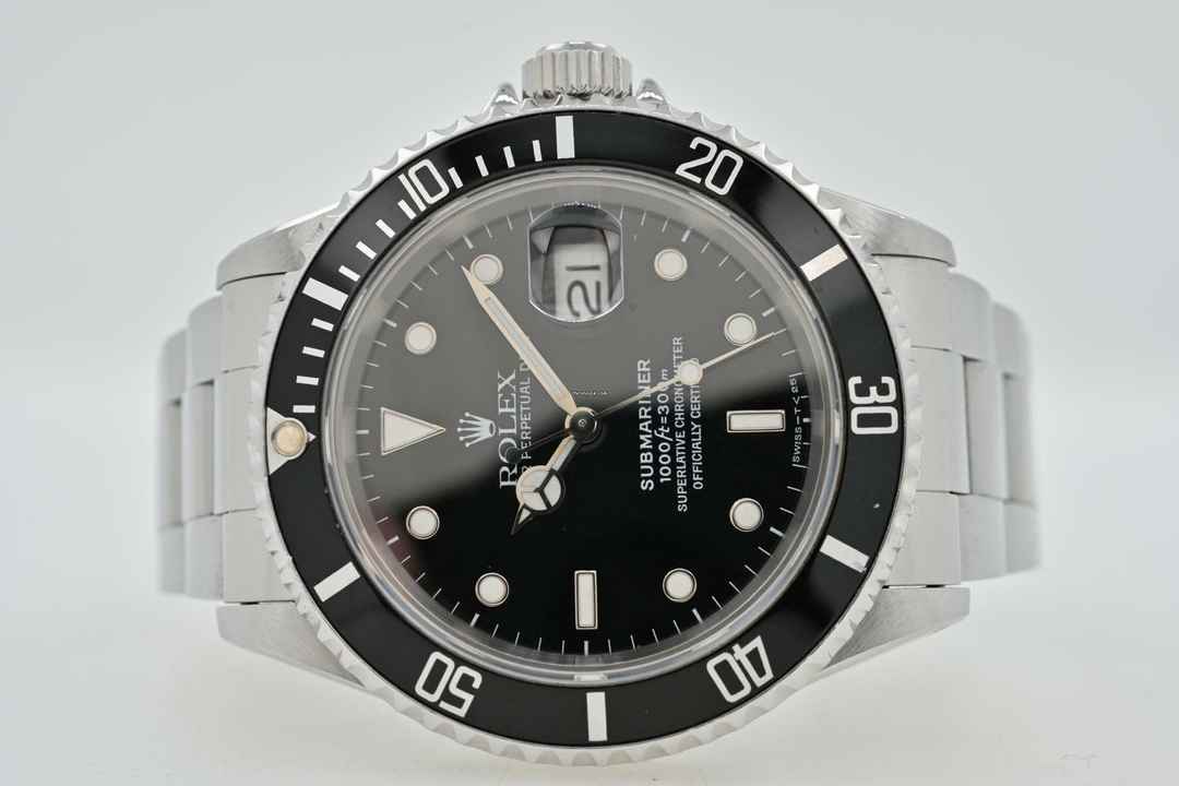  Rolex Submariner Date 16610 S-Series 1993 