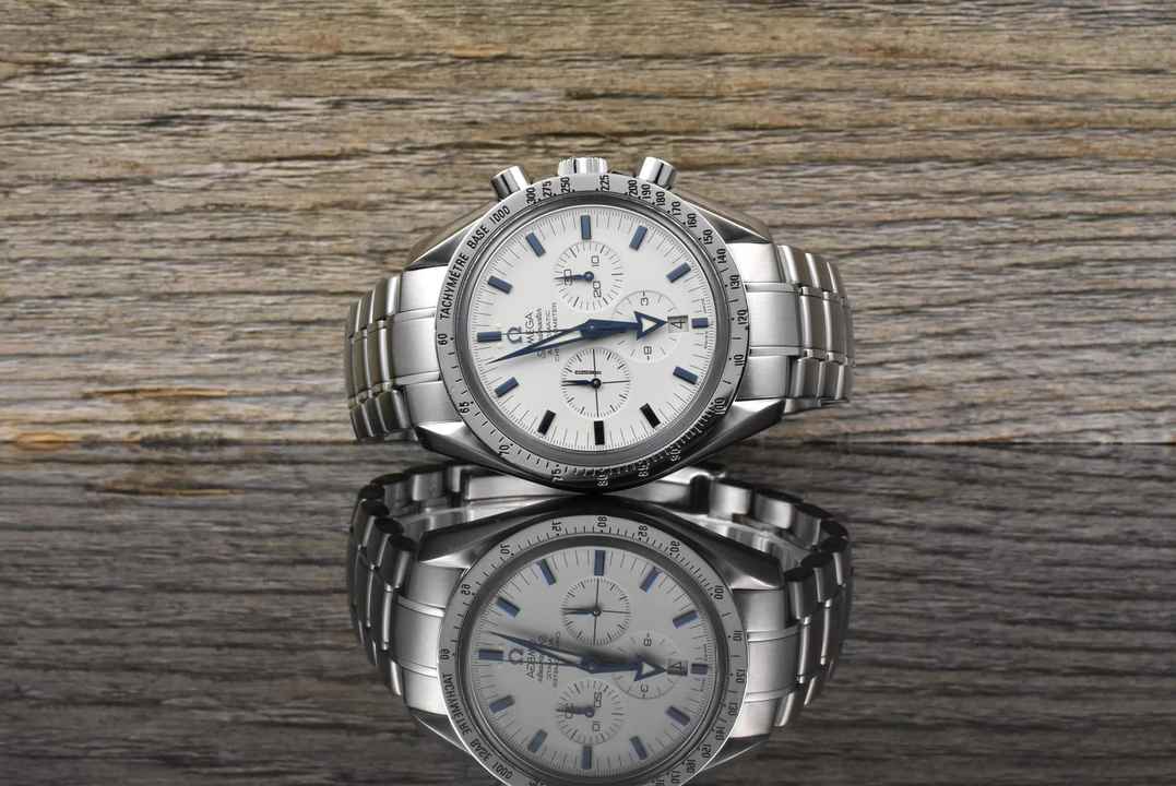  Omega Speedmaster Broad Arrow 3551.20.00 Creme Dial 