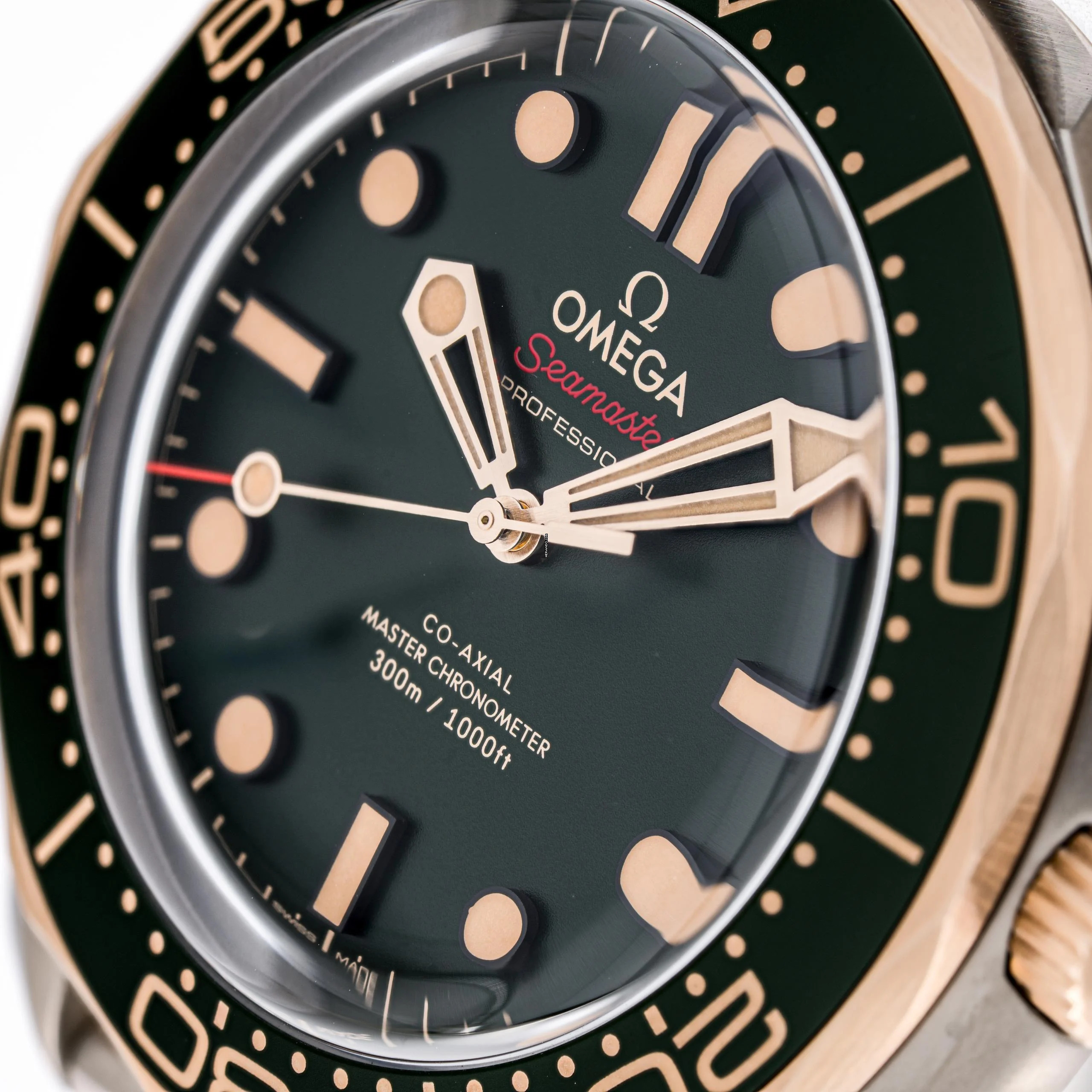 Omega Seamaster Diver 300 M Goud op Titan – 210.90.42.20.10.001 – NIEUW & Ongezwart – Volledige Set tot 02/2026