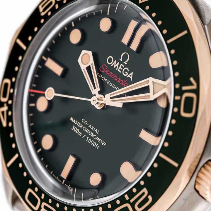 Omega Seamaster Diver 300 M Goud op Titan – 210.90.42.20.10.001 – NIEUW & Ongezwart – Volledige Set tot 02/2026