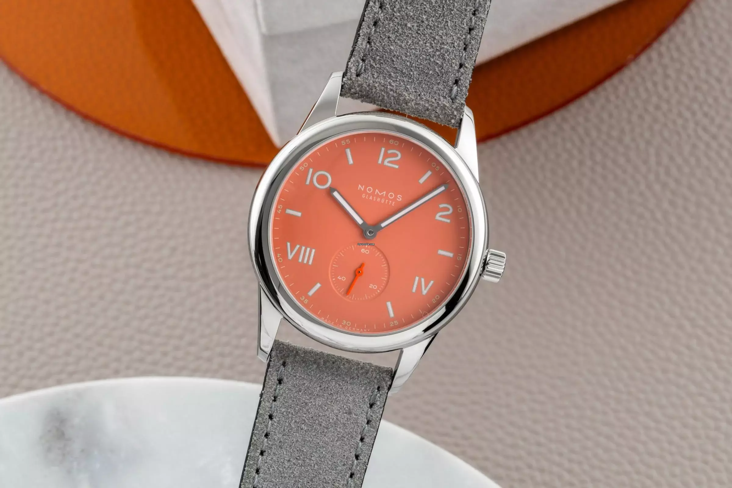  NOMOS Club Campus Glashütte Club Campus 38 Cream Coral Handaufzug Herrenuhr Ref 725 B&P 2024 