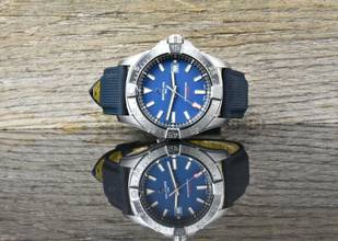 Thumbnail von Breitling Avenger Automatic 42 Blue / Faltschließe / Stahl / Unpoliert - B&P 2023