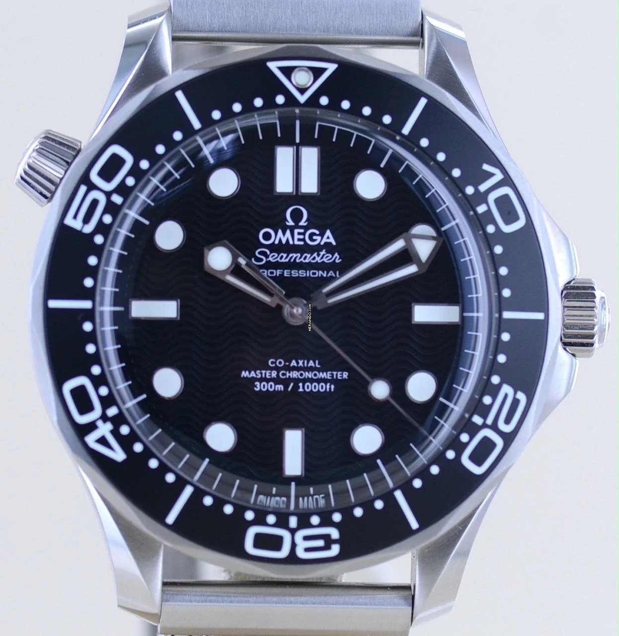 Omega Seamaster Diver 300 M Black Dial 42mm No Date Steel Top Stahlband B+P