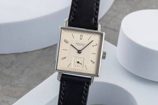  NOMOS Tetra 27 Glashütte Tetra 27 Edelstahl Handaufzug Herrenuhr Ref. 401 Klassiker 