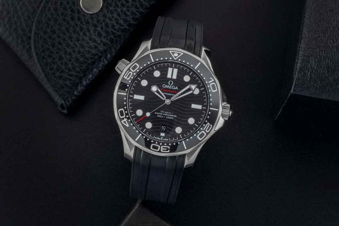  Omega Seamaster Diver 300 M Co-Axial Keramik 210.32.42.20.01.001 B&P 