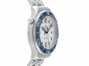 Thumbnail von Omega Seamaster Diver 300 M America's Cup 2024 Barcelona 2026 Ref.210.30.42.20.04.002 2025 Full Set Ungetragen Seamaster Diver 300M 37. America's Cup Barcelona