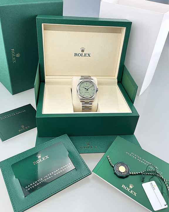  Rolex Oyster Perpetual 41 Pistachio 02/2026 Ref. 134300 neu/ungetragen Full Set deutsche Auslieferung (LC100) Rolex Price-Hangtag 