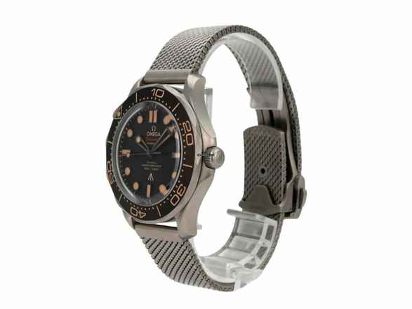  Omega Seamaster Diver 300 M Master 007 Edition 210.90.42.20.01.001 