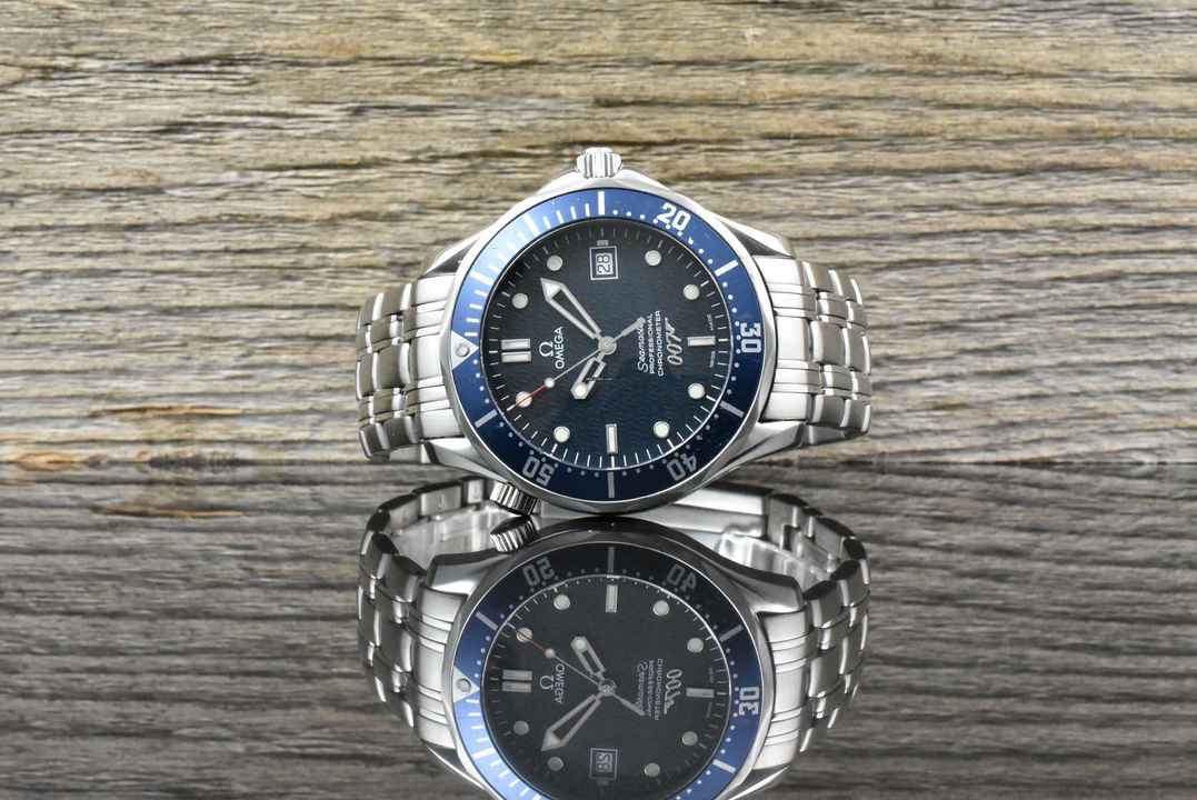  Omega Seamaster Diver 300 M 40th Anniversary James Bond Limited Edition Vintage B&P 2003 