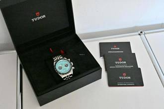 Thumbnail von Tudor Heritage Black Bay Chronograph 79360N Tiffany Flamingo Blue Dial